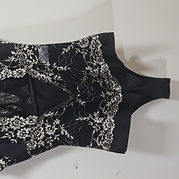 NWT Brazilian lingerie large black and gold...beautiful piece - Picture 2 of 7